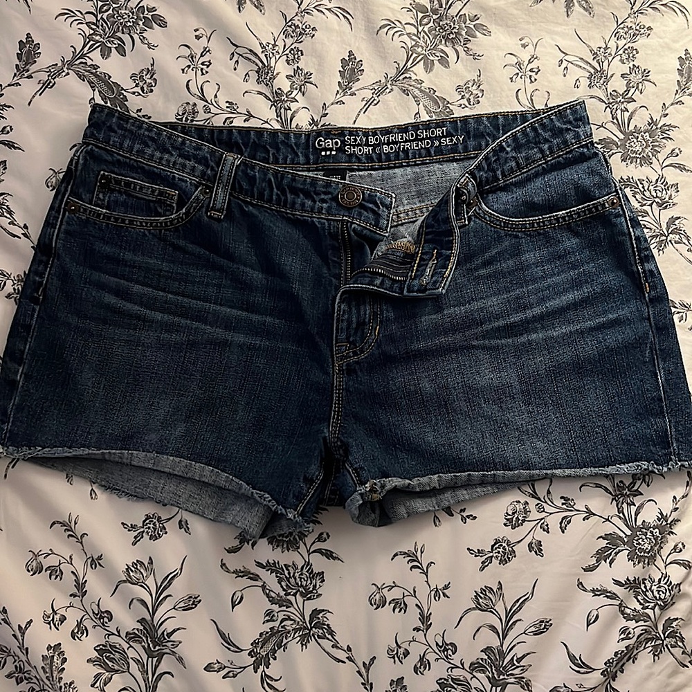 Gap Sexy Boyfriend Short